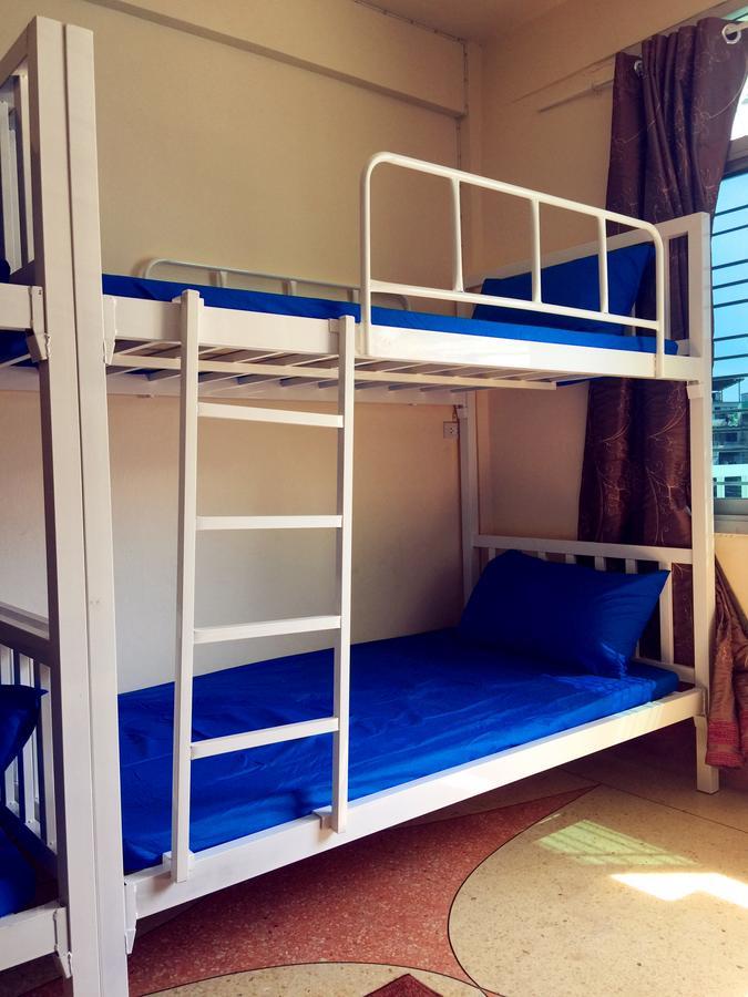 Small Elephant Hostel Bangkok Zewnętrze zdjęcie