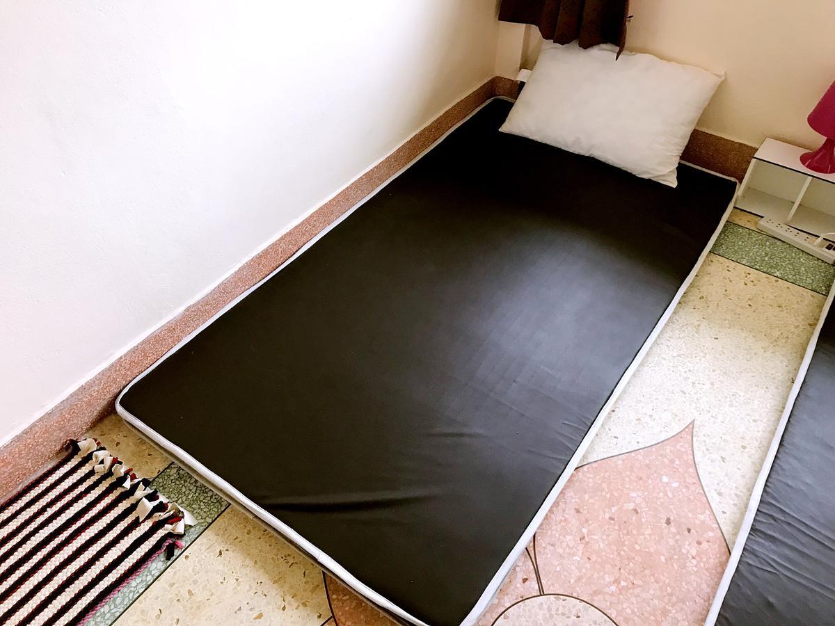 Small Elephant Hostel Bangkok Zewnętrze zdjęcie