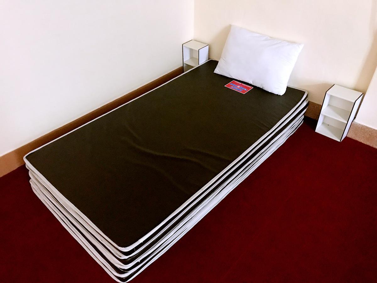 Small Elephant Hostel Bangkok Zewnętrze zdjęcie